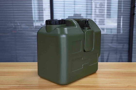Cubo de agua de 5 galones de HDPE reciclado con grifo ligero
